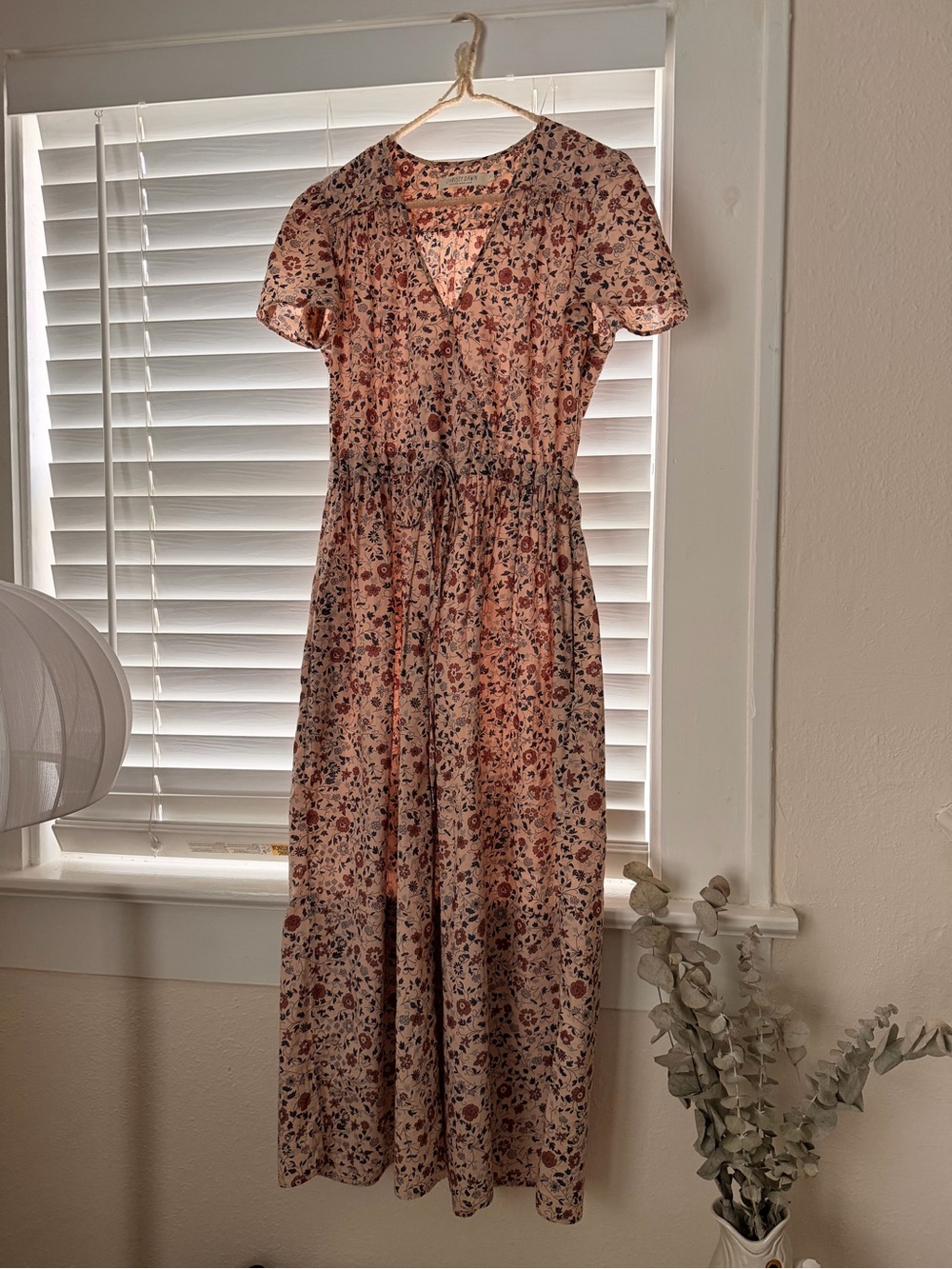 Like-New Floral Midi Dawn Dress with Pockets